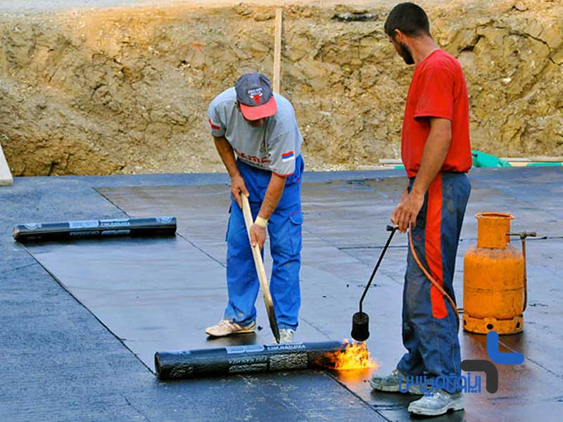 نصاب متخصص عایق رطوبتی سقف